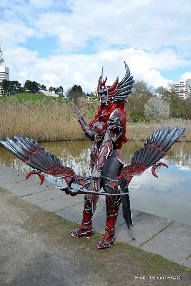 Cosplay Tyrande Maestra en rojo por Vilina Cosplay Cosplay Tyrande Maestra en rojo por Vilina Cosplay